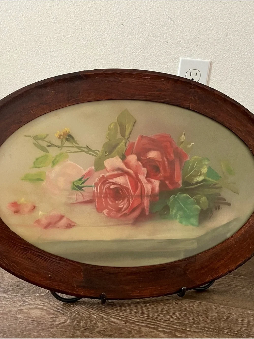 Vintage Oval Floral Artwork Pink And Red Roses Set Within Dark Wood Frame 15/23”